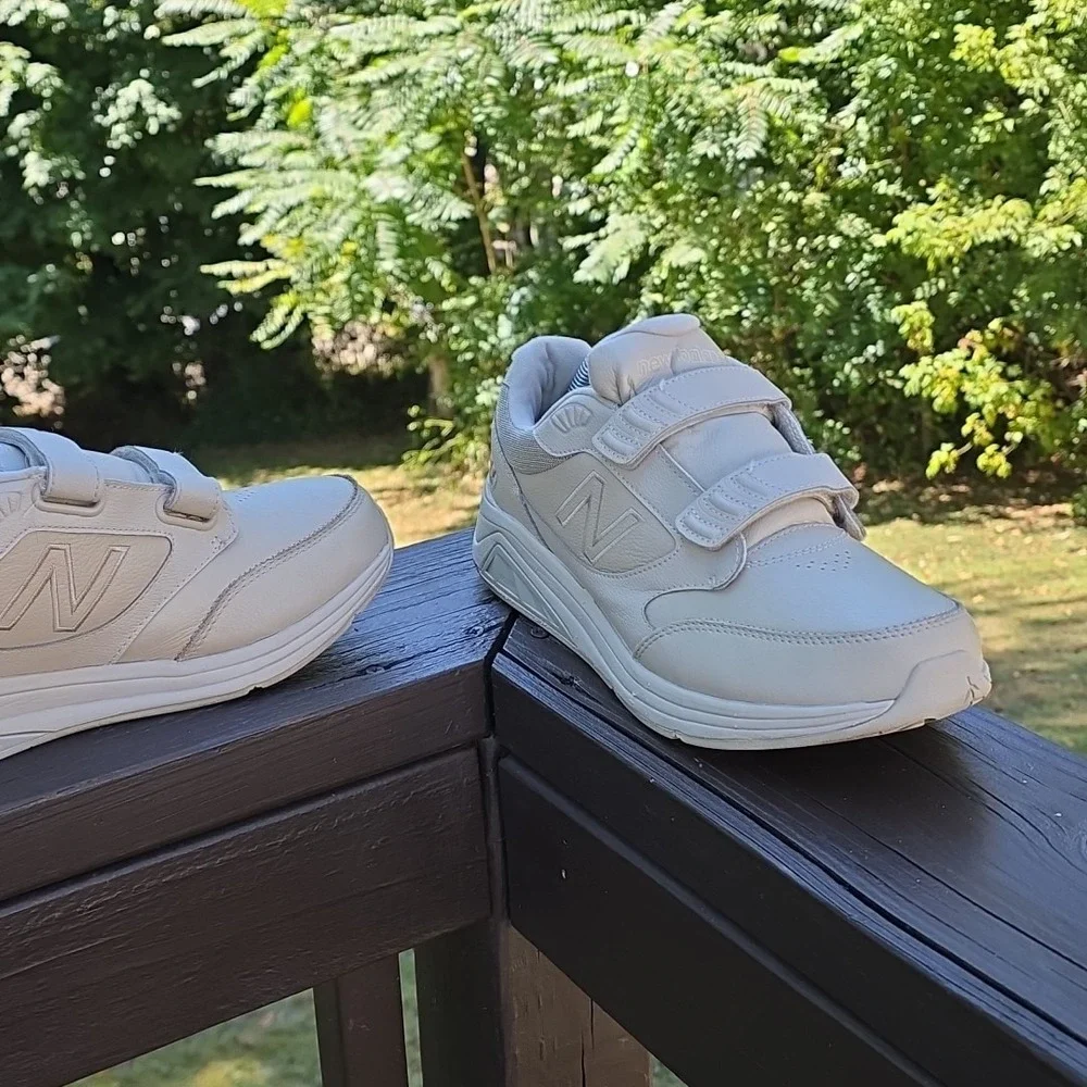 Size 8.5 - New Balance 928v3 Hook and Loop Bone‎